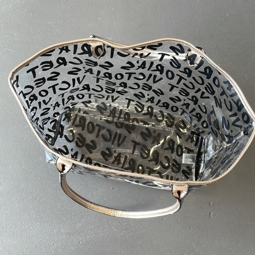 Victorias Secret graffiti clear tote - Picture 3 of 4